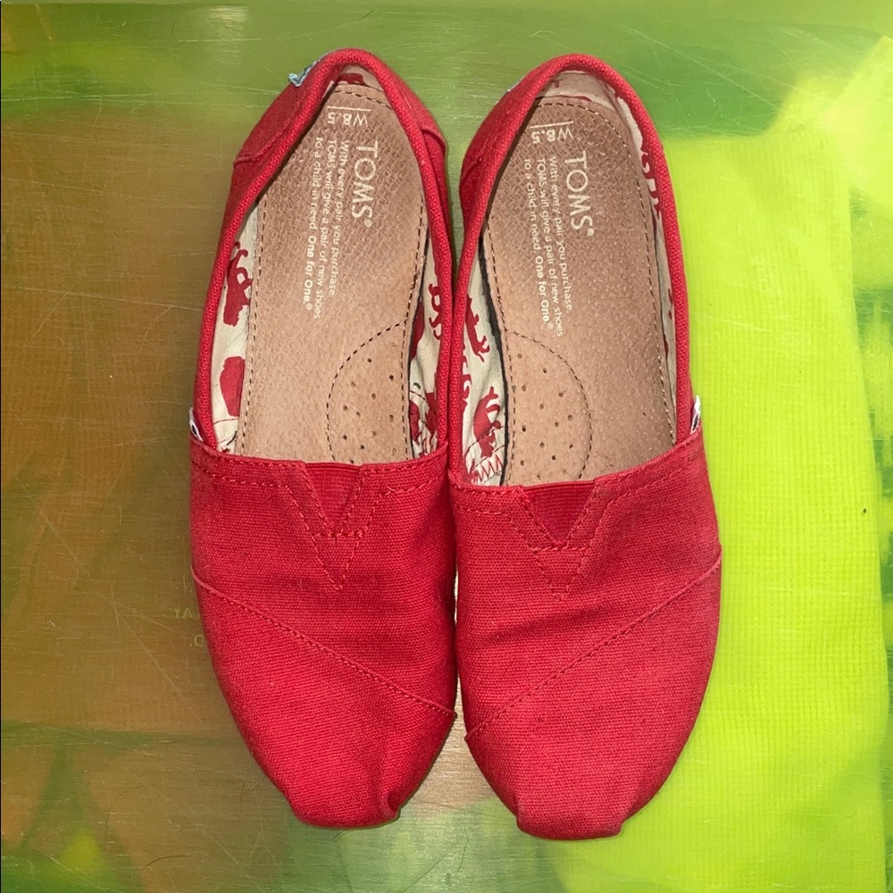 TOMS Women's Vibrant Red Loafers